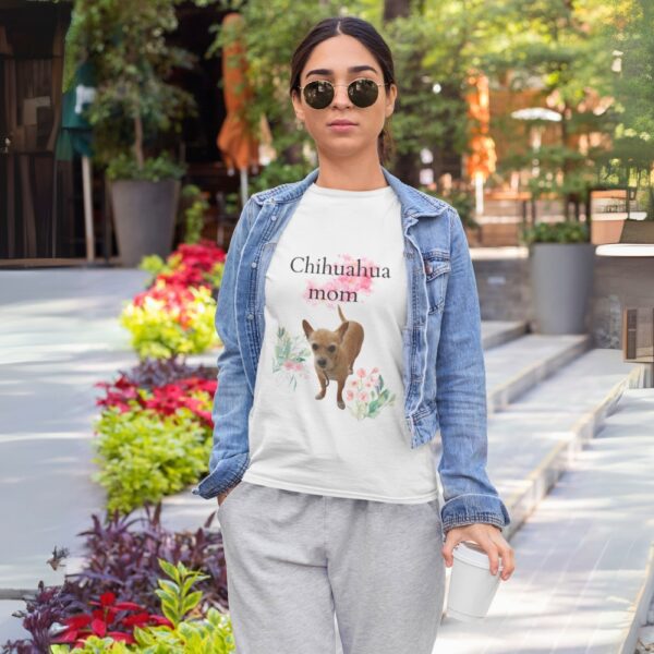 Dog mom vibes-diseño rosa ajustado mujer con café