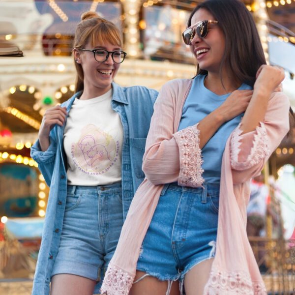 El-que-con-perros-anda-mujeres-riendo