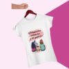 Entre-amigas-y -huellitas-playera-estilo- caricaturesca