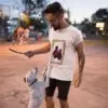 Un-mejor-amigo-hombre-jugando-con su-perro